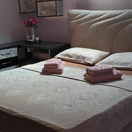 Apartamento Apartman Gaga Pirot Exterior foto