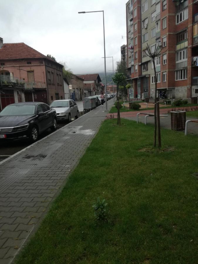 Apartamento Apartman Gaga Pirot Exterior foto